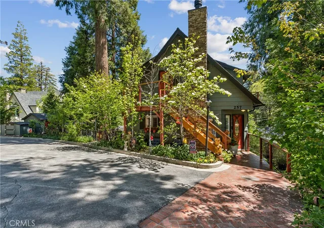 Photo 1 of Single family home for sale at 257 Corona Cir, Lake Arrowhead, CA 92352 | MLS# IG26093609 | Listing updated on 2026-09-12