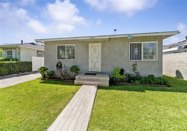 3rd image of 1222 E 103Rd, Los Angeles, CA 90002 | MLS# RS26093869