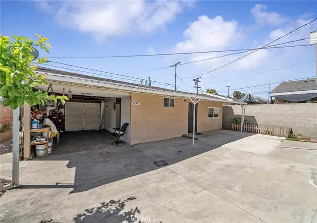 5th image of 1222 E 103Rd, Los Angeles, CA 90002 | MLS# RS26093869