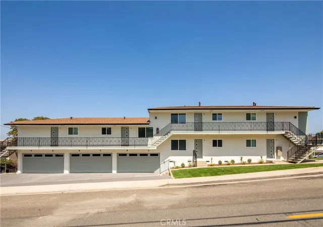 Photo 3 of Sale Pending at 2601 Curtis Ave, Redondo Beach, CA 90278 | MLS# SB26093562 | Listing updated on 2026-10-05