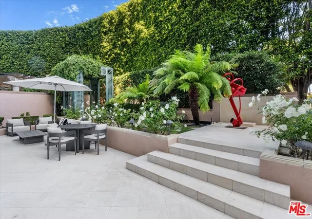 Photo 3 of Condo for sale at 10580 Wilshire Blvd #2, Los Angeles, CA 90024 | MLS# 26789909 | Listing updated on 2026-05-08