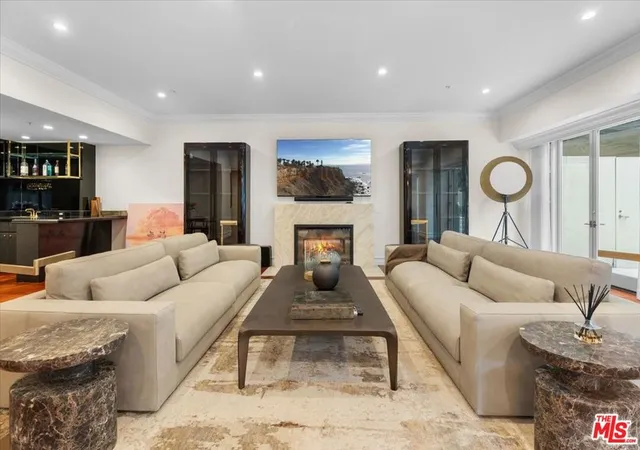 Photo 3 of Condo for sale at 10580 Wilshire Blvd #2, Los Angeles, CA 90024 | MLS# 26789909 | Listing updated on 2026-05-08