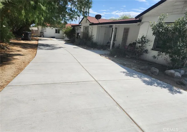 Listing Photo 5 - Condo for sale in building located at 66271 Buena Vis, Desert Hot Springs, CA 92240