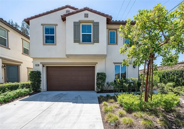 1st image of 4689 Holly Ave, Long Beach, CA 90805 | MLS# RS26092565