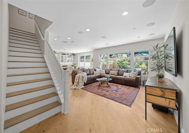 4th image of 4689 Holly Ave, Long Beach, CA 90805 | MLS# RS26092565