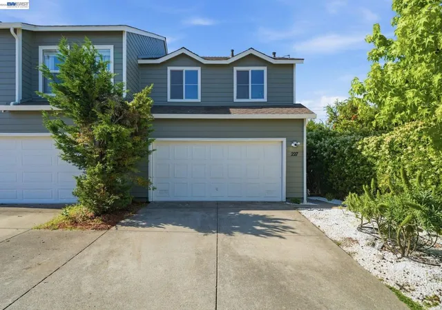 2nd image of 227 Clearpointe Dr, Vallejo, CA 94591 | MLS# 41133069