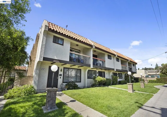 Homes for sale in San Leandro, CA | 960 Joaquin Ave, San Leandro, CA 94577 | MLS# 41133087