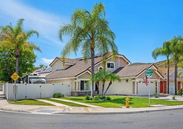 3rd image of 12895 Meseta Lane, Lakeside, CA 92040 | MLS# 260010416SD
