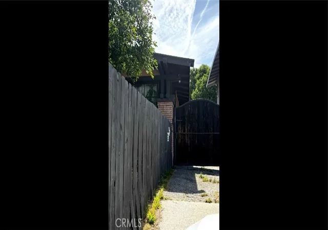 Photo 2 of Multi family home for sale at 2510 Crenshaw Blvd, Los Angeles, CA 90016 | MLS# DW26091557 | Listing updated on 2026-05-07