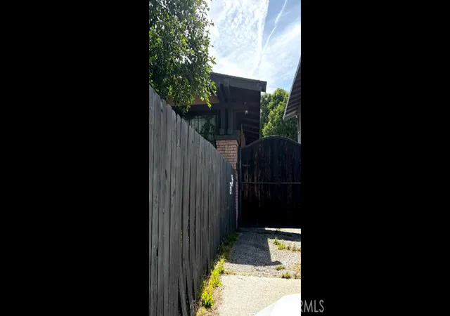 Photo 3 of Multi family home for sale at 2510 Crenshaw Blvd, Los Angeles, CA 90016 | MLS# DW26091557 | Listing updated on 2026-05-07