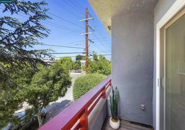 Homes for sale in Oakland, CA | 710 E 22nd #203, Oakland, CA 94606 | MLS# 41133107