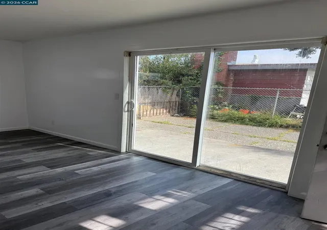Listing Photo 4 - Condo for sale in building located at 100 S 21st St, Richmond, CA 94804