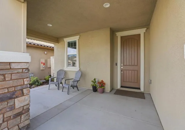 5th image of 1097 Sunridge Dr, Hollister, CA 95023 | MLS# ML82045397