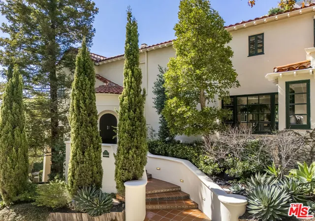 5th image of 1701 Queens Ct, Los Angeles, CA 90069 | MLS# 26806631