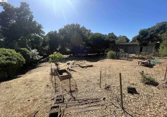 8th image of 5415 Leona St, Oakland, CA 94619 | MLS# 41133127