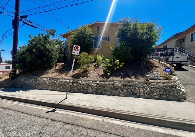 27th image of 5354 De Roja, Woodland Hills, CA 91364 | MLS# RS26094421