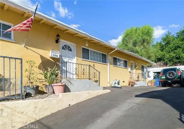 2nd image of 5354 De Roja, Woodland Hills, CA 91364 | MLS# RS26094421