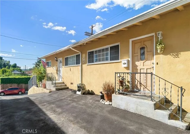 3rd image of 5354 De Roja, Woodland Hills, CA 91364 | MLS# RS26094421