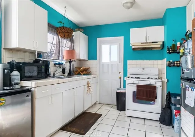 5th image of 5354 De Roja, Woodland Hills, CA 91364 | MLS# RS26094421