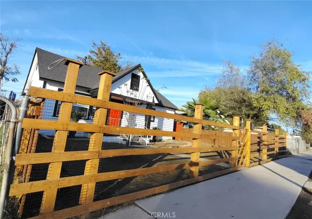 4th image of 112 Woodrow, Bakersfield, CA 93308 | MLS# SN26094454