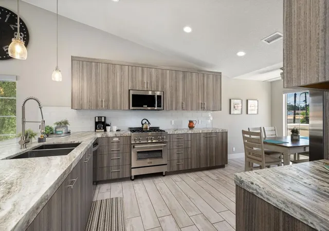 3rd image of 172 Torrey Pine Dr, Palm Desert, CA 92211 | MLS# 219147192DA