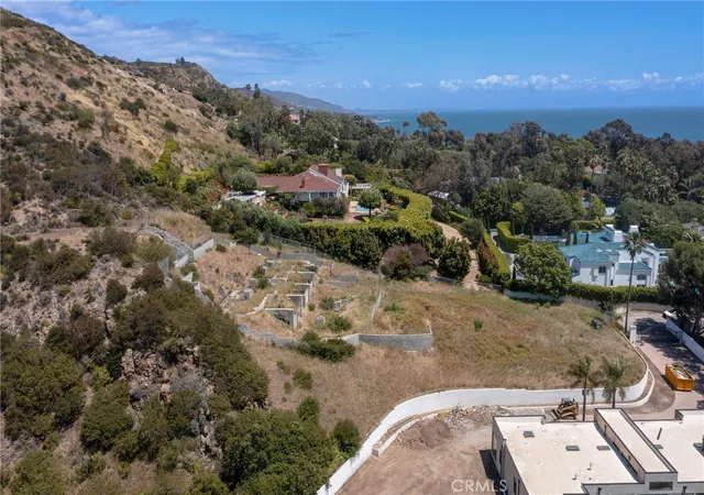 Photo 2 of Land for sale at 27061 Sea Vista Dr, Malibu, CA 90265 | MLS# SR26090552 | Listing updated on 2026-09-23