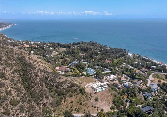 Photo 3 of Land for sale at 27061 Sea Vista Dr, Malibu, CA 90265 | MLS# SR26090552 | Listing updated on 2026-09-23