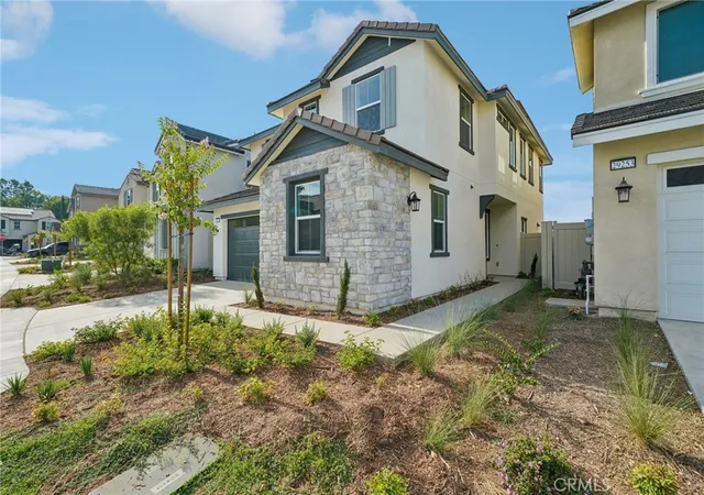 Photo 3 of Single family home for sale at 29257 Crescent Way, Highland, CA 92346 | MLS# CV26094509 | Listing updated on 2026-09-30