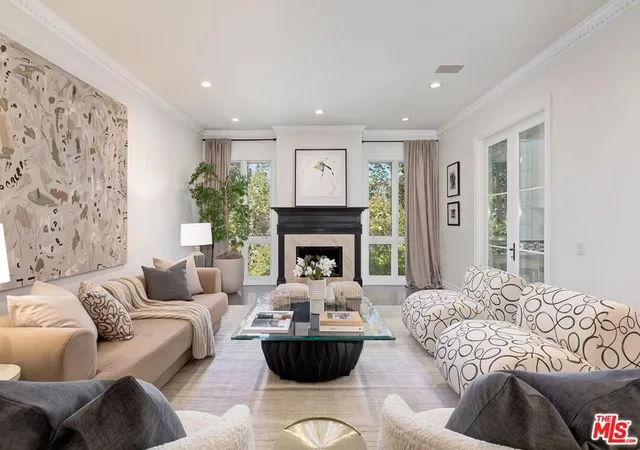 2nd image of 10112 Empyrean Wy #204, Los Angeles, CA 90067 | MLS# 26827857