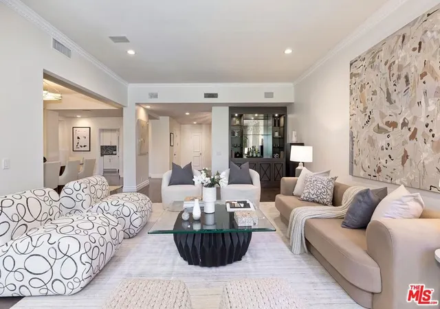 5th image of 10112 Empyrean Wy, Los Angeles, CA 90067