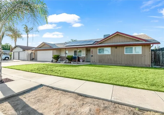 Homes for sale in Tulare, CA | 916 E Royal Ann, Tulare, CA 93274 | MLS# PI26094525