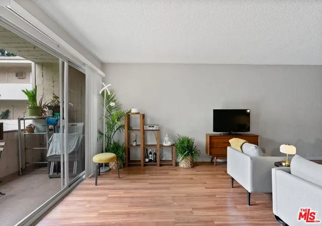 Listing Photo 5 - Condo for sale in building located at 1831 Prosser Ave, Los Angeles, CA 90025 - Unit #205