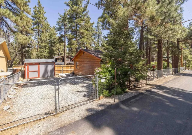 25th image of 44844 Manzanita Ln, Sugarloaf, CA 92386 | MLS# IG26094569