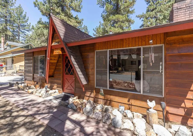 Photo 3 of Single family home for sale at 44844 Manzanita Ln, Sugarloaf, CA 92386 | MLS# IG26094569 | Listing updated on 2026-07-04