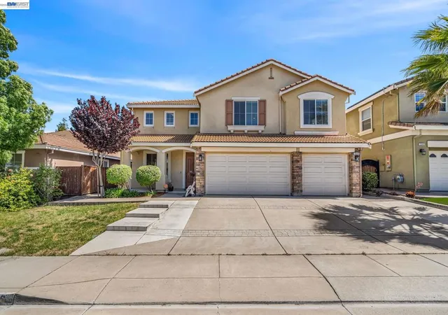 Photo 1 of Sale Pending at 2536 Tampico Dr, Pittsburg, CA 94565 | MLS# 41133171 | Listing updated on 2026-10-02