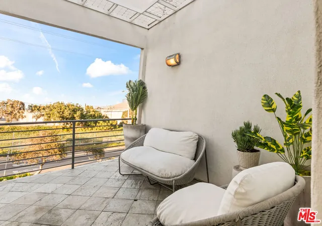 Homes for sale in Manhattan Beach, CA | 502 Rosecrans Ave #B, Manhattan Beach, CA 90266 | MLS# 26828137