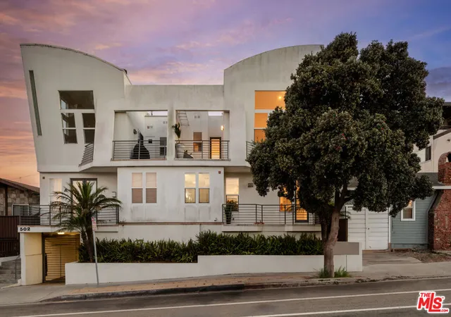 Homes for sale in Manhattan Beach, CA | 502 Rosecrans Ave #B, Manhattan Beach, CA 90266 | MLS# 26828137