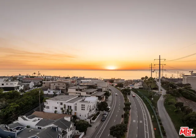 Homes for sale in Manhattan Beach, CA | 502 Rosecrans Ave #B, Manhattan Beach, CA 90266 | MLS# 26828137
