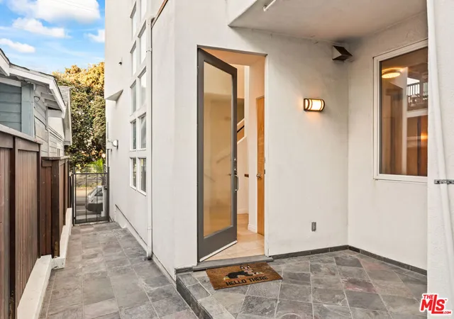 Homes for sale in Manhattan Beach, CA | 502 Rosecrans Ave #B, Manhattan Beach, CA 90266 | MLS# 26828137