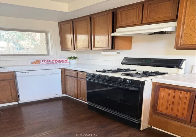 3rd image of 2618 N Tustin, Santa Ana, CA 92705