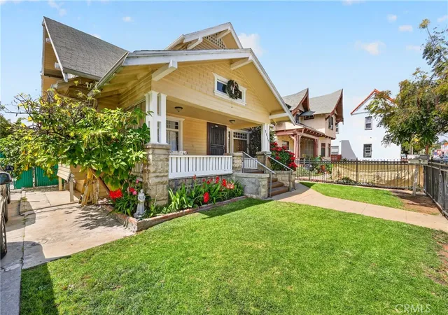 3rd image of 1131 Echo Park Ave, Los Angeles, CA 90026 | MLS# DW26094712