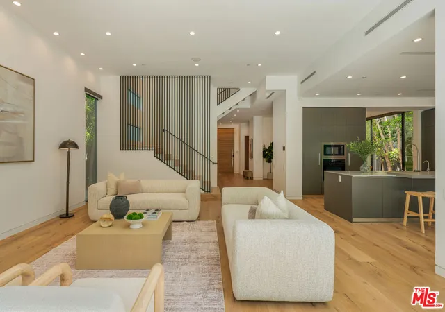 5th image of 637 N Crescent Heights Blvd, Los Angeles, CA 90048 | MLS# 26828387