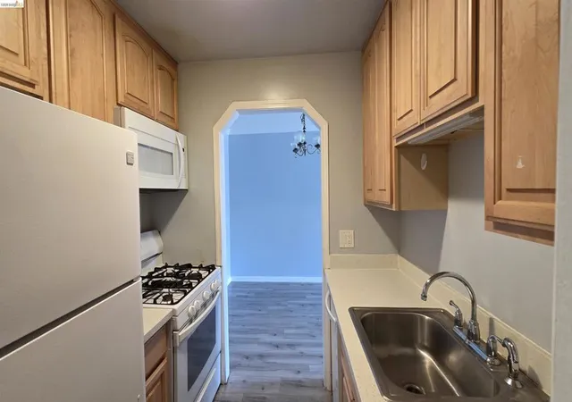 3rd image of 38228 Paseo Padre Pkwy #18, Fremont, CA 94536 | MLS# 41133218