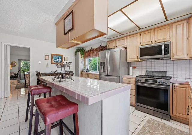 5th image of 707 Granada, Vista, CA 92083 | MLS# 260010538SD