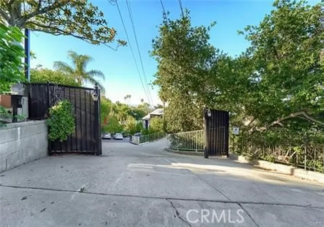 Photo 3 of Single family home for sale at 21651 Yucatan Ave, Woodland Hills, CA 91364 | MLS# GD26093975 | Listing updated on 2026-09-09
