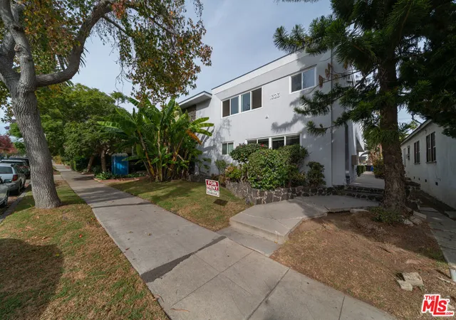 Homes for sale in Santa Monica, CA | 1323 11th St, Santa Monica, CA 90401 | MLS# 26828455