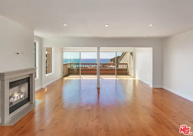 Homes for sale in Malibu, CA | 23914 De Ville Wy #D, Malibu, CA 90265 | MLS# 26740881