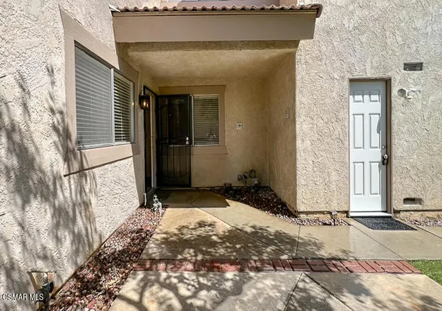Homes for sale in Newbury Park, CA | 1815 Tipperary Ln, Newbury Park, CA 91320 | MLS# 226002016