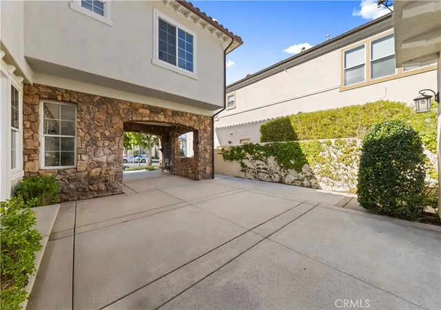 Photo 3 of Single family home for sale at 8 Rivage, Newport Coast, CA 92657 | MLS# OC26092496 | Listing updated on 2026-09-27