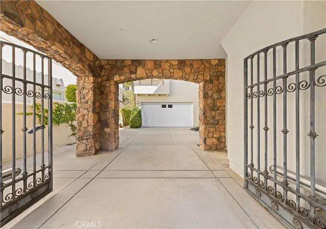 Photo 3 of Single family home for sale at 8 Rivage, Newport Coast, CA 92657 | MLS# OC26092496 | Listing updated on 2026-09-27